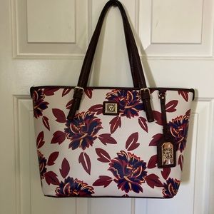 EUC~Anne Klein Tote Floral Handbag~Beutiful addition to your summer wardrobe!